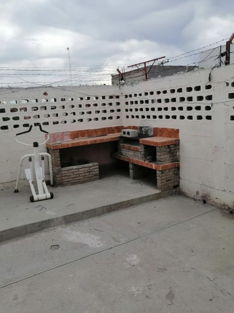 8 RENTA Ampliación margaritas atrás de Soriana Constitución